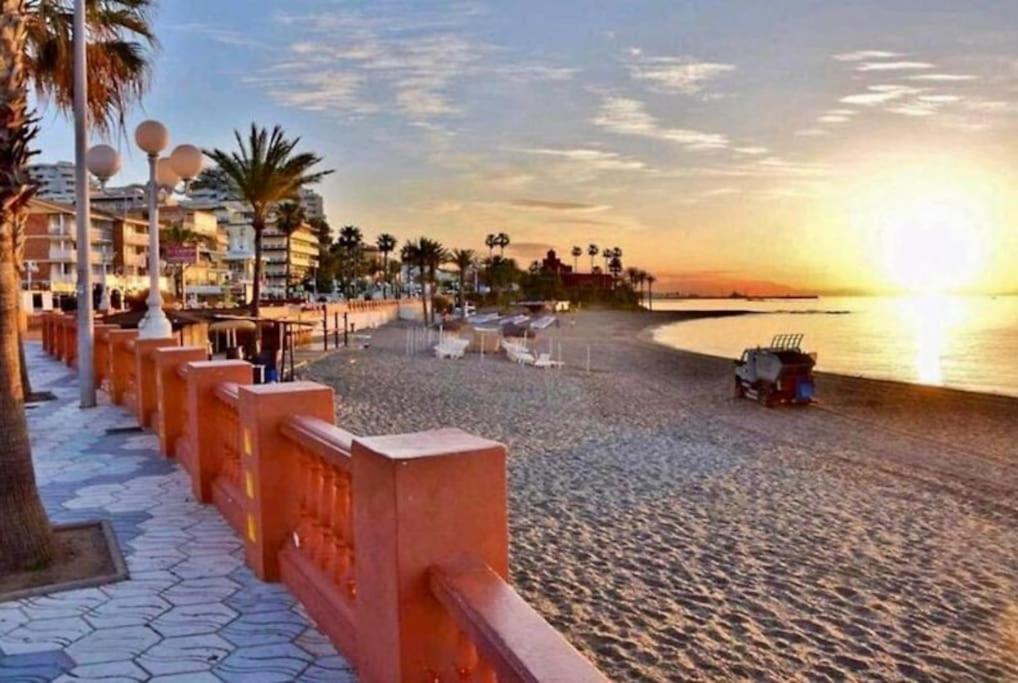 Jupiter2 Moderno Estudio Parque La Paloma Lejlighed Benalmádena Eksteriør billede
